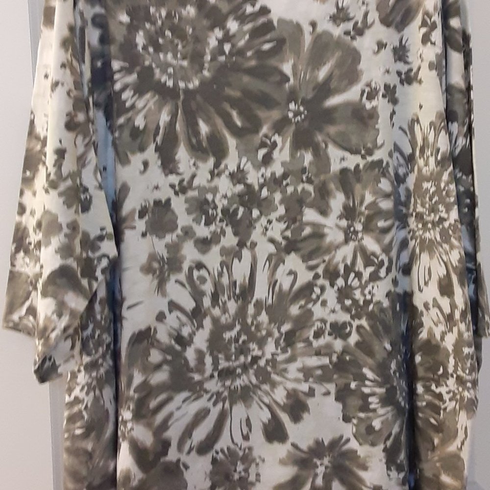 Belle by Kim Gravel Slub Knit Floral Brushstroke Top - Picture 4 of 5